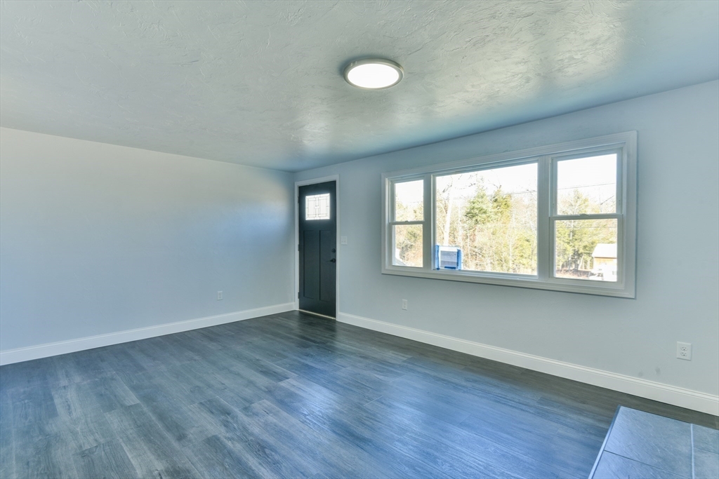 69 Southbridge Road Dudley, MA 01571 - Photo 11 of 24 Gallery Image 11