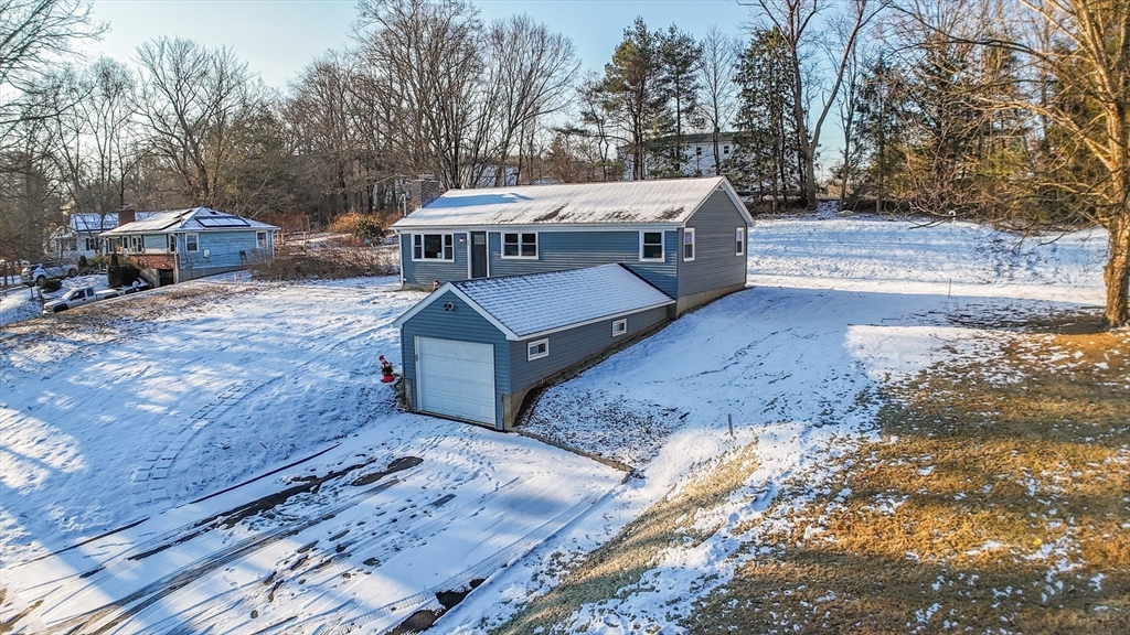 69 Southbridge Road Dudley, MA 01571 - Photo 4 of 24 Gallery Image 4