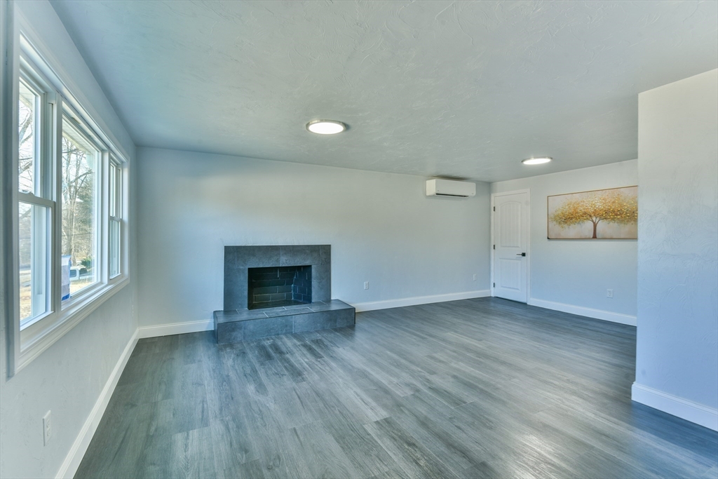 69 Southbridge Road Dudley, MA 01571 - Photo 8 of 24 Gallery Image 8