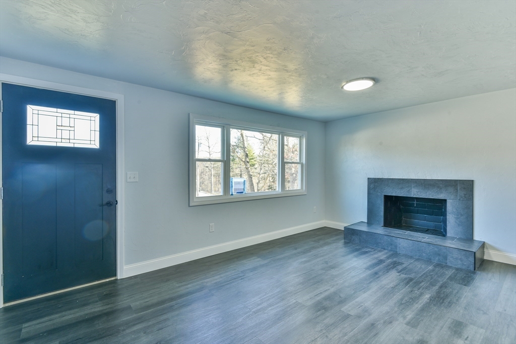 69 Southbridge Road Dudley, MA 01571 - Photo 9 of 24 Gallery Image 9