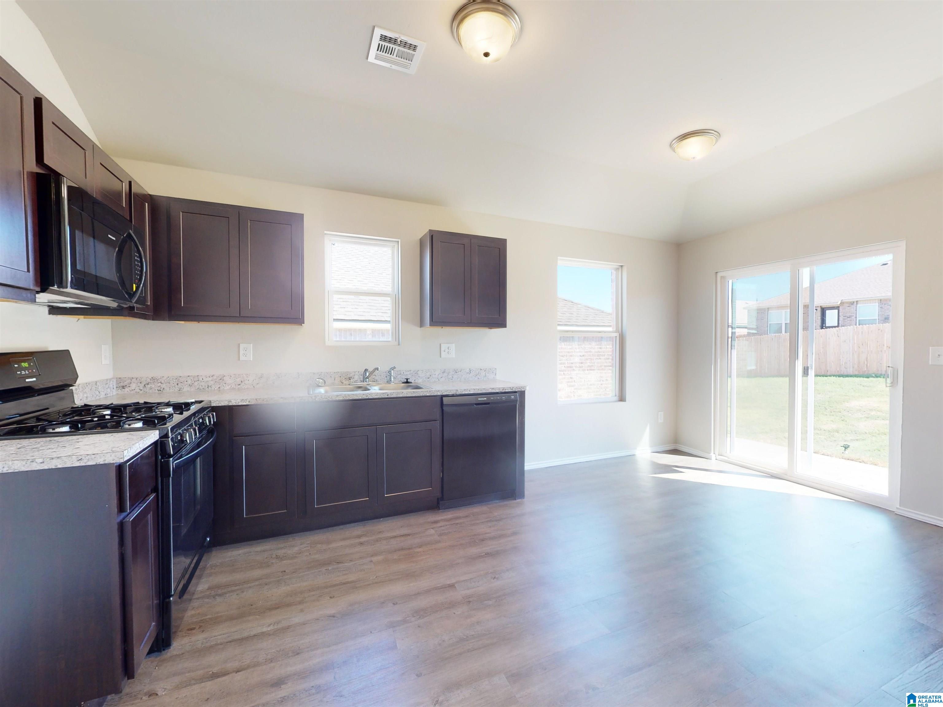 149 Coleman Way Calera, AL 35040 - Photo 4 of 9