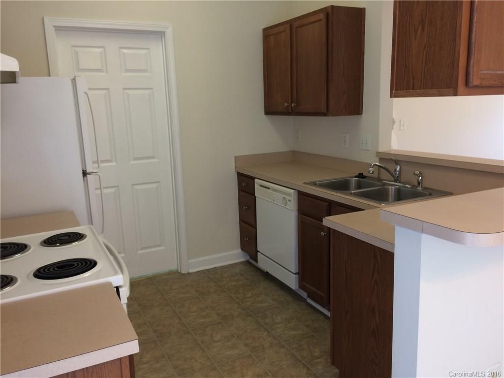 1110 Helms Road Charlotte, NC 28214 - Photo 3 of 9