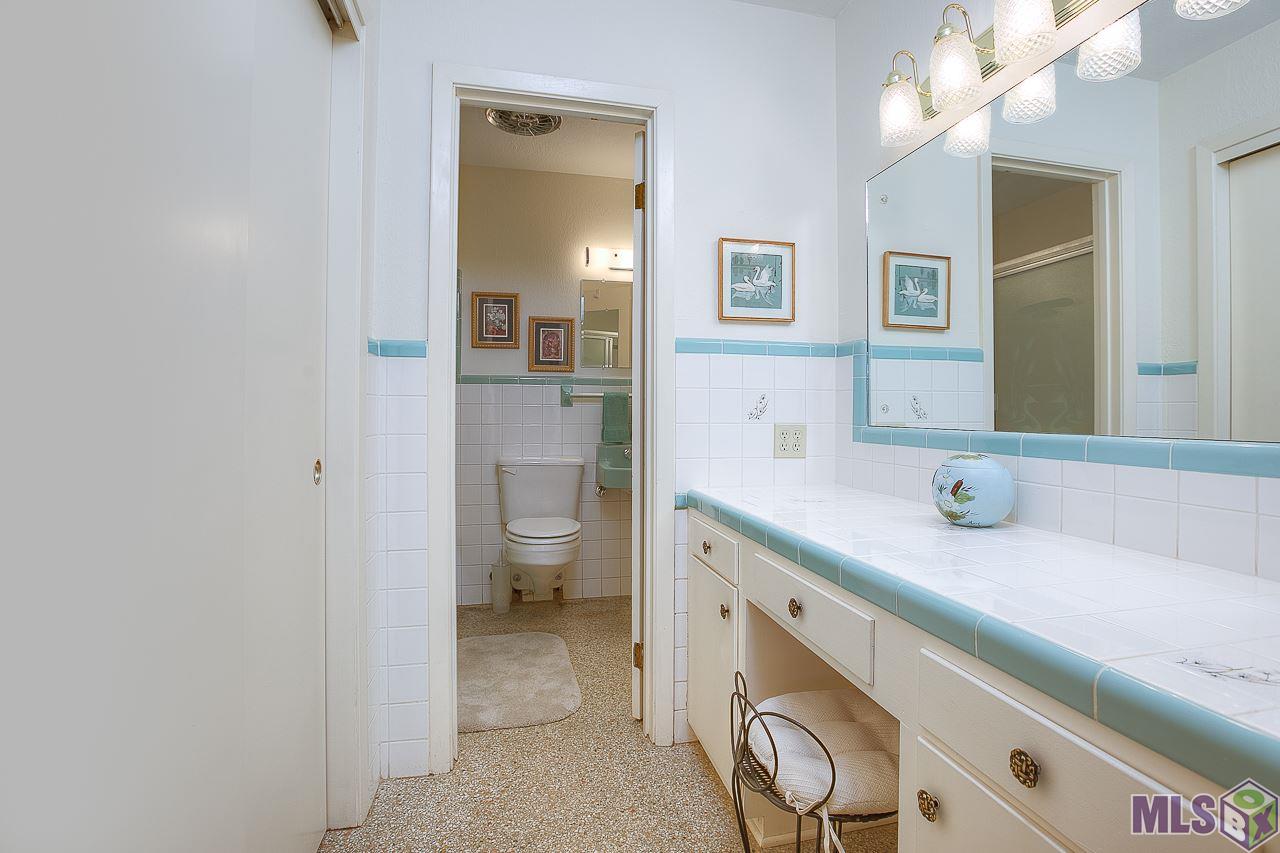 2025 Tamarix Street Baton Rouge, LA 70808 - Photo 18 of 35 Guest Bathroom No. 1