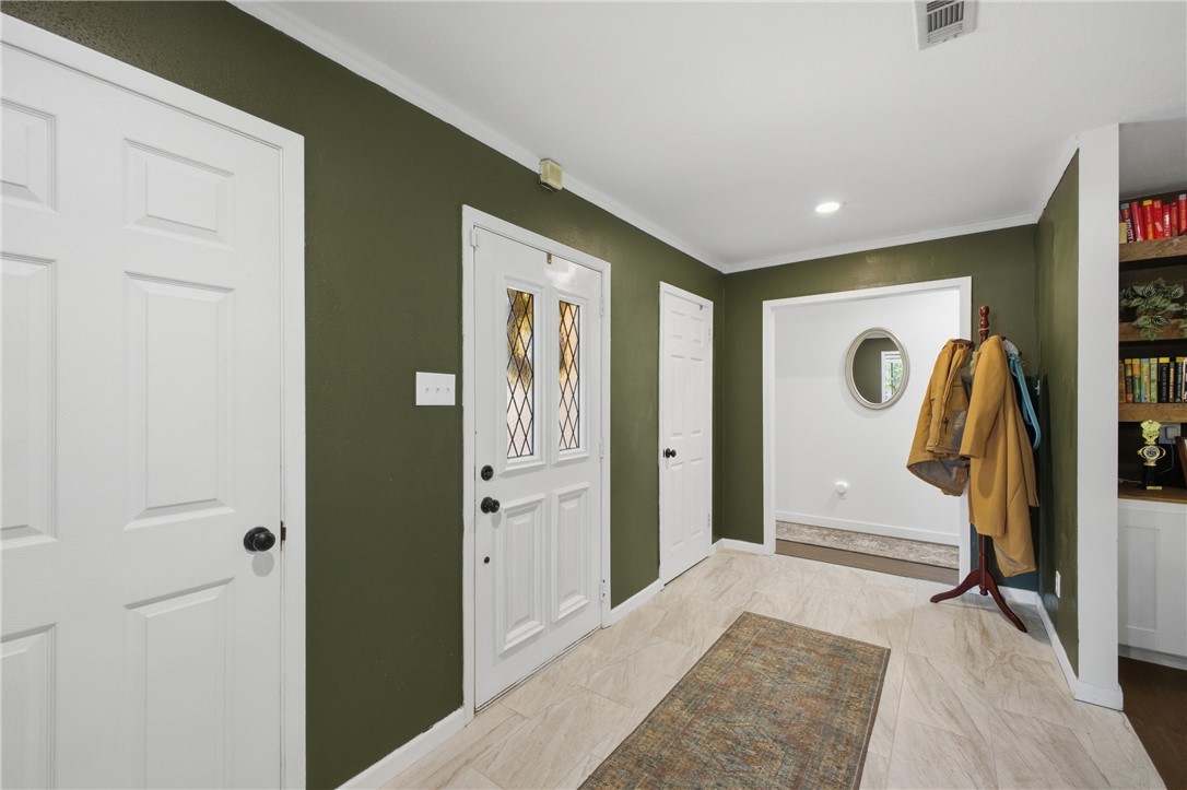 2012 Red River Drive Bryan, TX 77802 - Photo 4 of 23 a view of a livingroom with closet