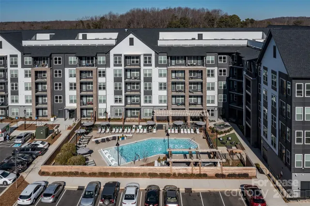 $1,585 | 9821 Research Drive, Unit LOUIS A6, Charlotte, NC 28262