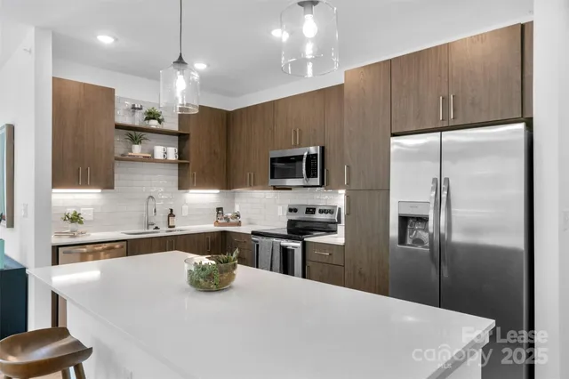 $1,585 | 9821 Research Drive, Unit LOUIS A6, Charlotte, NC 28262