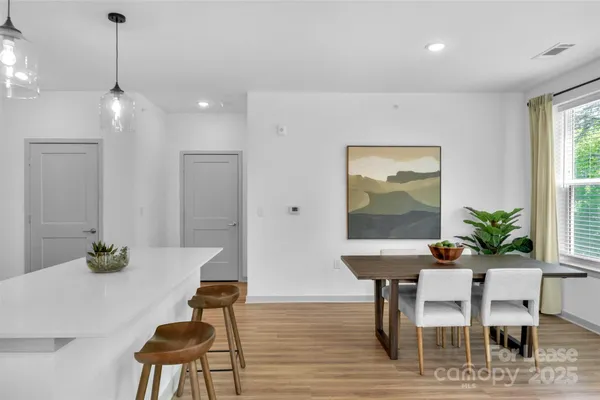 $1,519 | 9821 Research Drive, Unit LOUIS A6, Charlotte, NC 28262