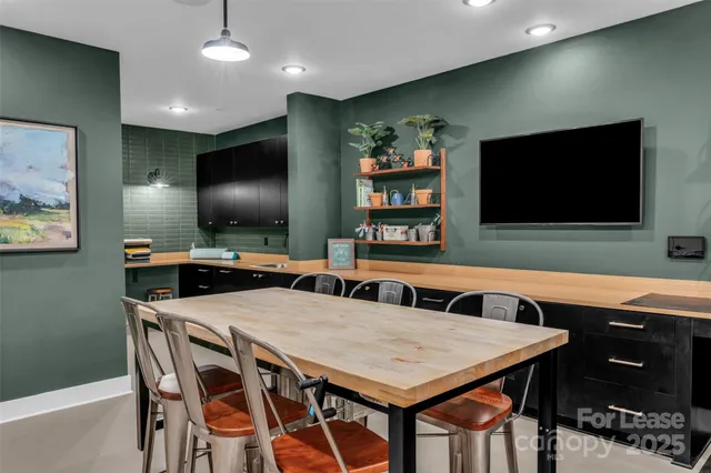 $1,585 | 9821 Research Drive, Unit LOUIS A6, Charlotte, NC 28262