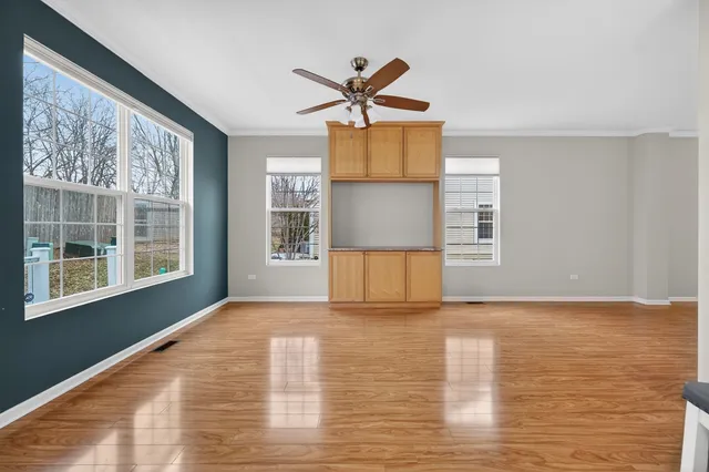 $450,000 | 334 Buckingham Court, Lombard, IL 60148