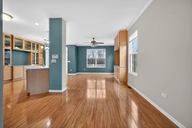 $450,000 | 334 Buckingham Court, Lombard, IL 60148