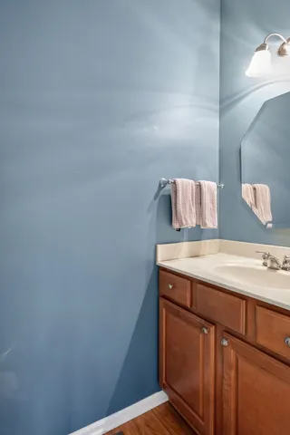 $450,000 | 334 Buckingham Court, Lombard, IL 60148