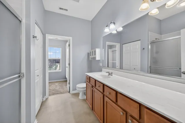 $450,000 | 334 Buckingham Court, Lombard, IL 60148