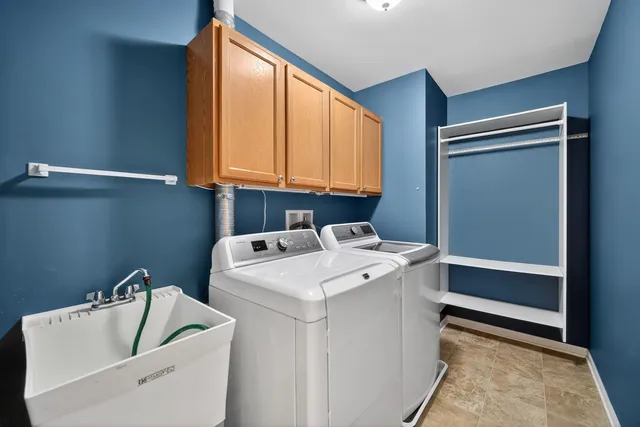 $450,000 | 334 Buckingham Court, Lombard, IL 60148