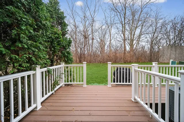 $450,000 | 334 Buckingham Court, Lombard, IL 60148