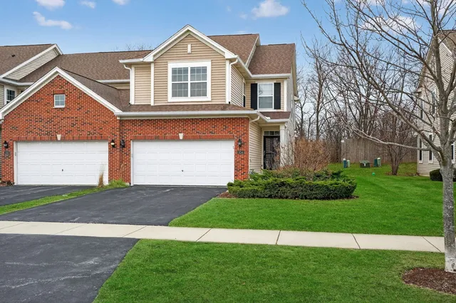$450,000 | 334 Buckingham Court, Lombard, IL 60148