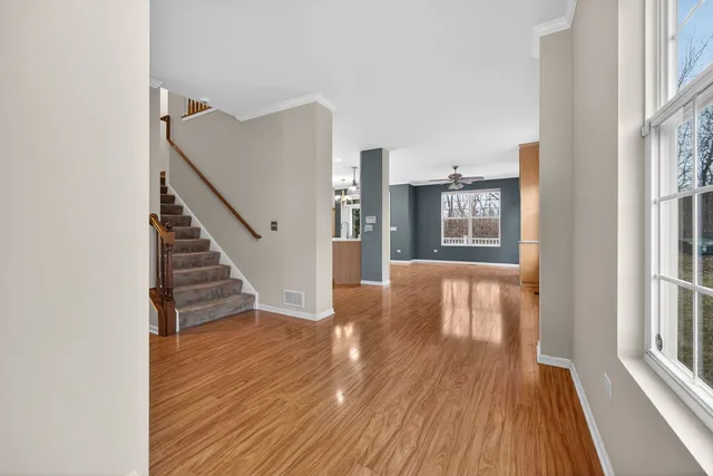 $450,000 | 334 Buckingham Court, Lombard, IL 60148