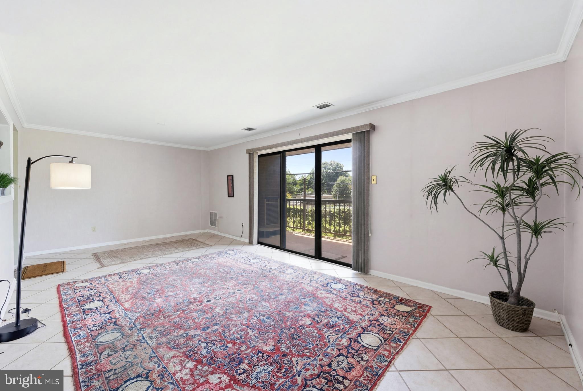 207 Haddonfield Cmns, Unit 207 Haddonfield, NJ 08033 - Photo 6 of 30