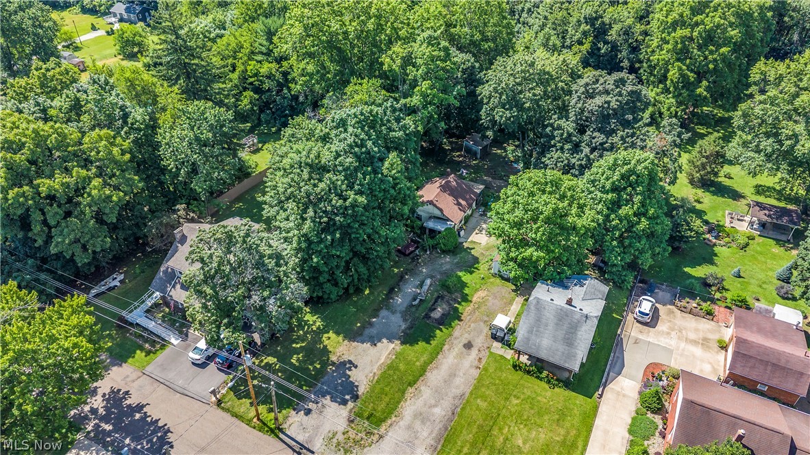 1664 Woods Road Akron, OH 44306 - Photo 11 of 17