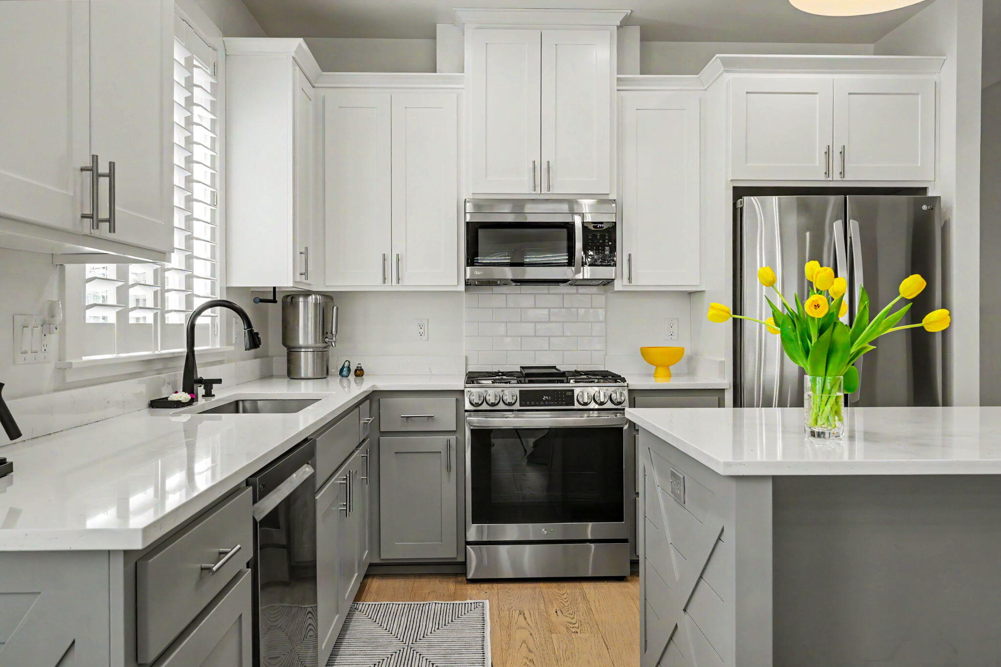 396 Randy Street Ashland, OR 97520 - Photo 12 of 48 Kitchen