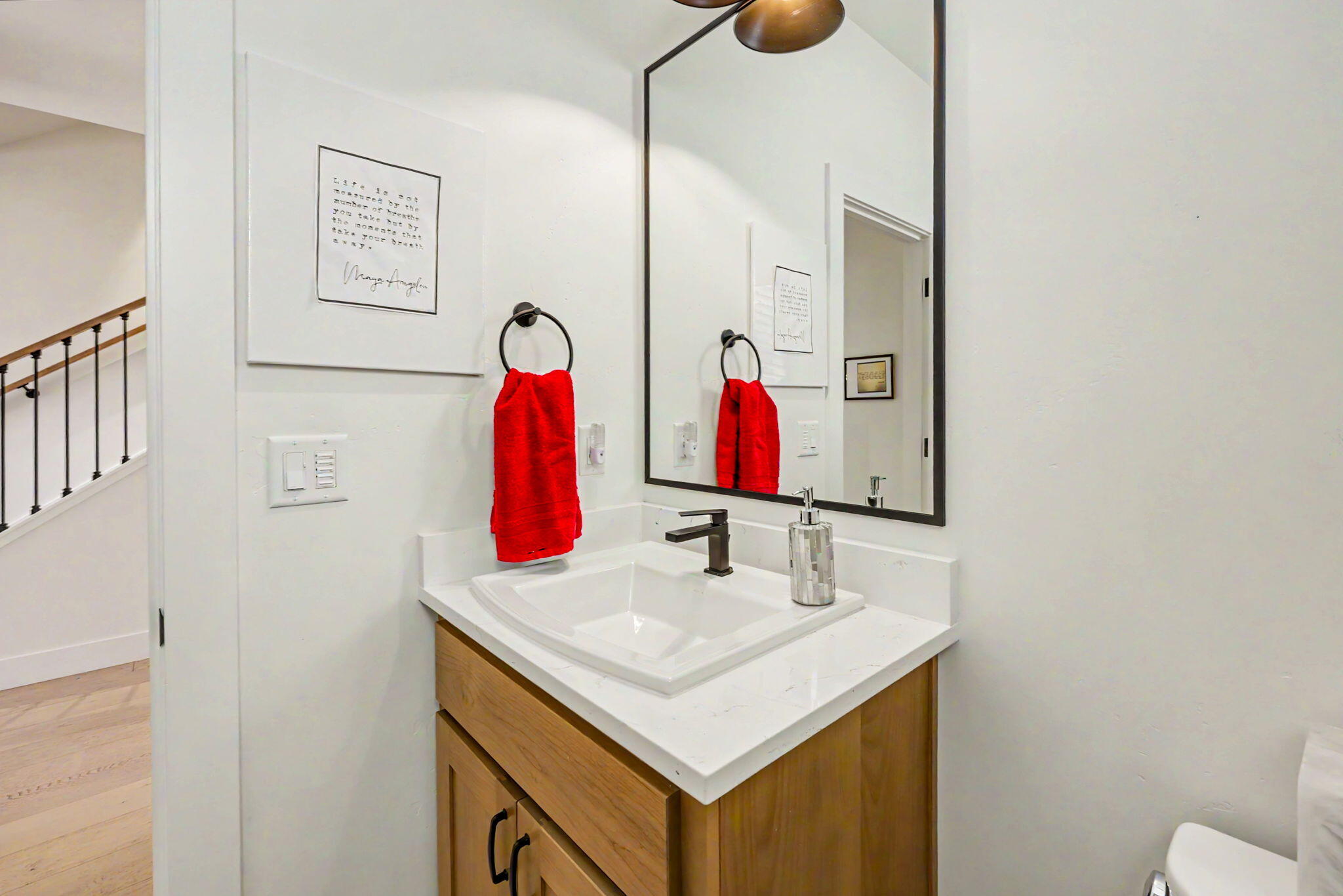396 Randy Street Ashland, OR 97520 - Photo 28 of 48 Half Bathroom