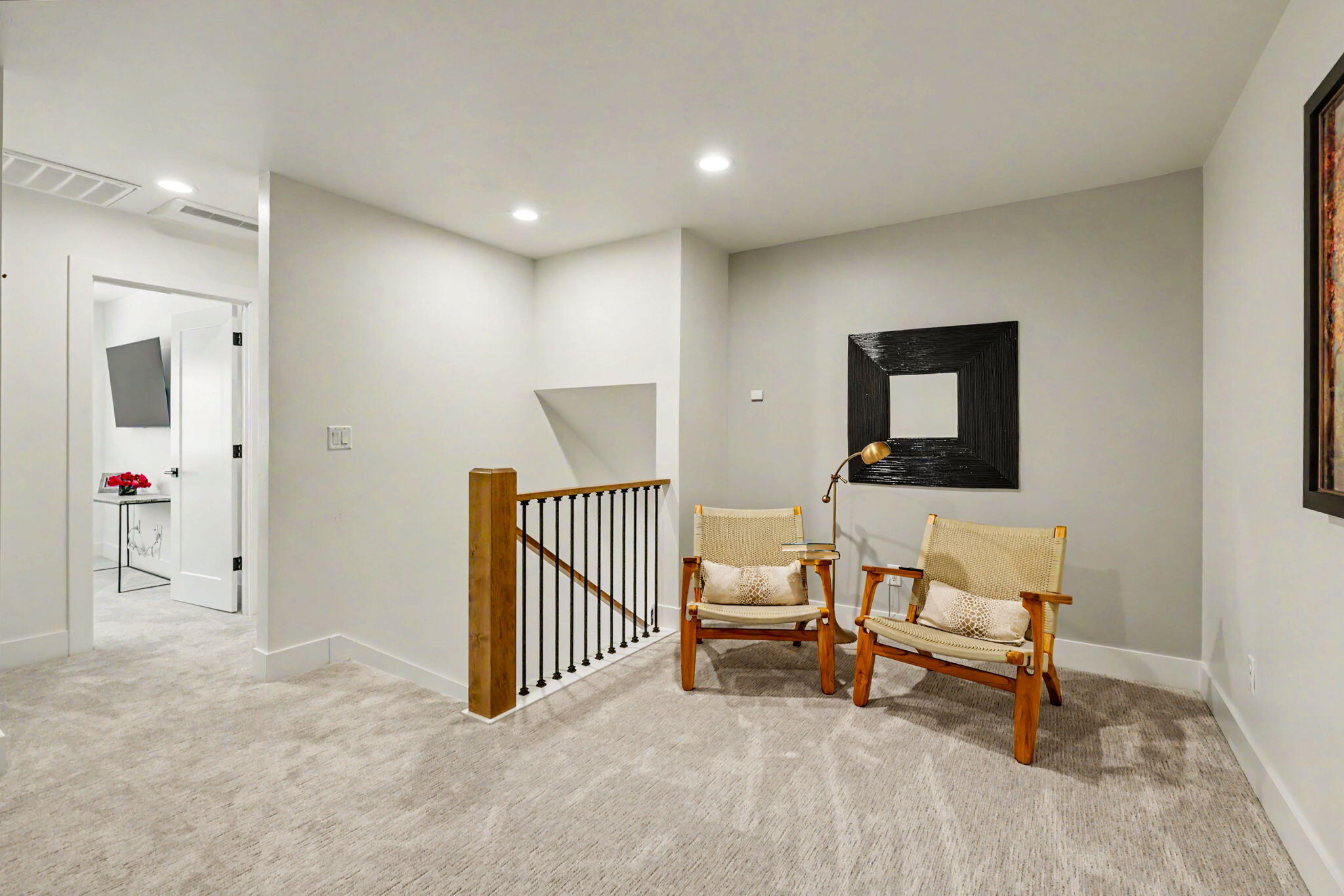 396 Randy Street Ashland, OR 97520 - Photo 31 of 48 Bonus Space/Landing