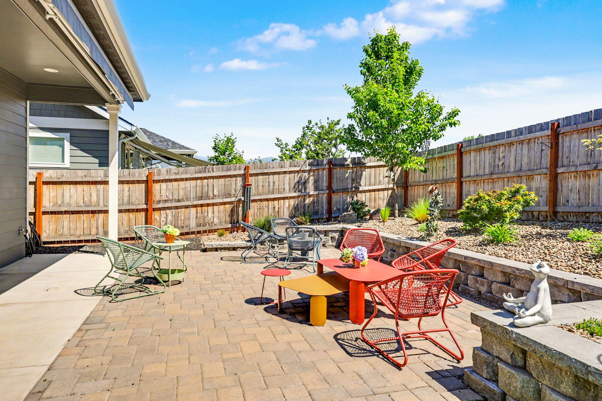 396 Randy Street Ashland, OR 97520 - Photo 38 of 48 Back Patio