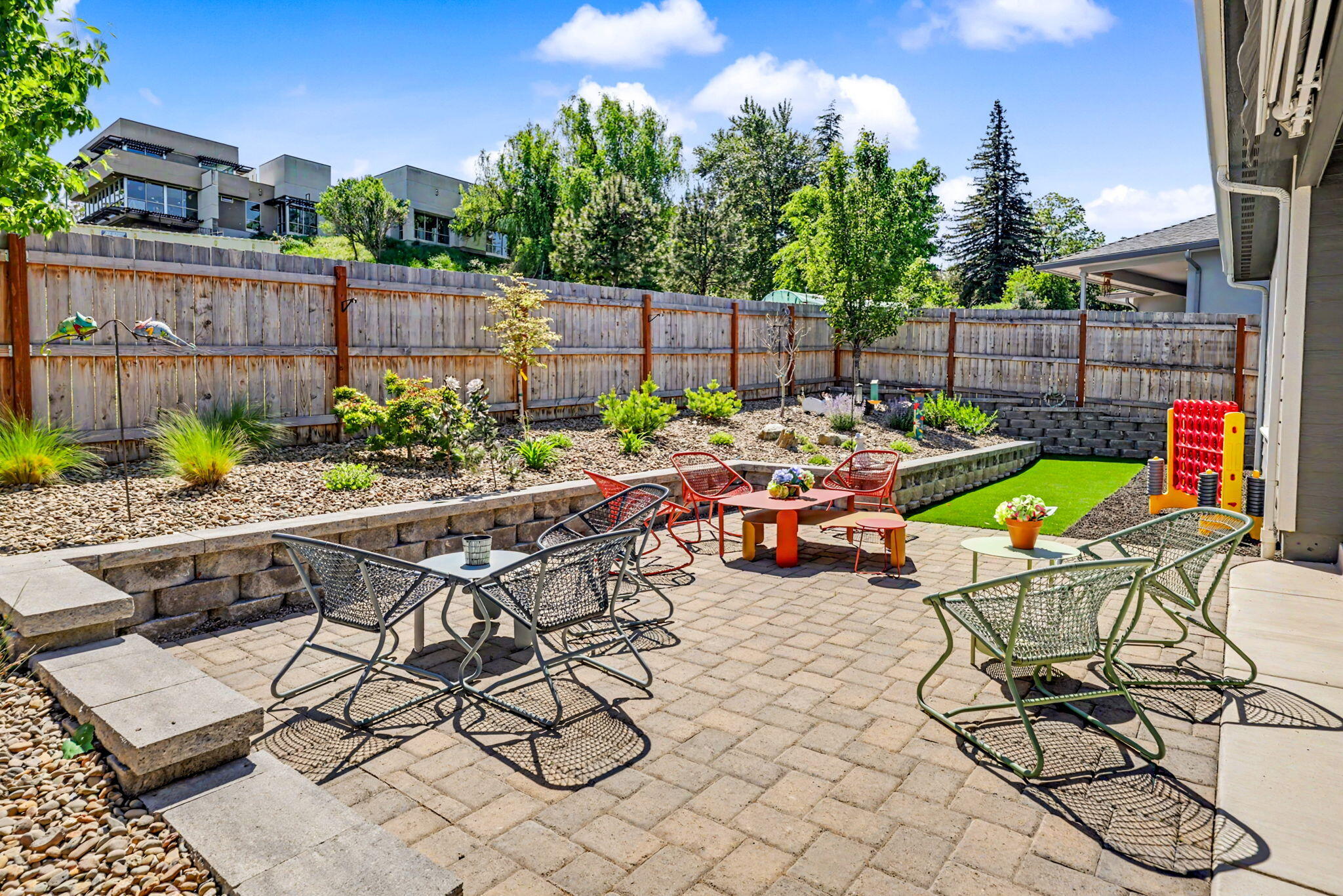 396 Randy Street Ashland, OR 97520 - Photo 39 of 48 Back Patio