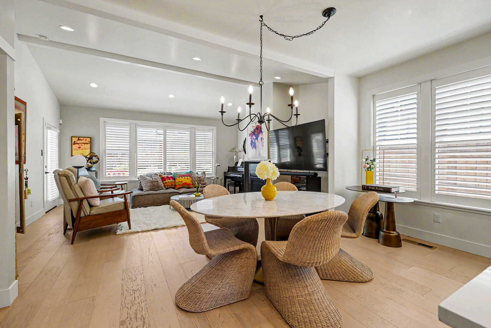 396 Randy Street Ashland, OR 97520 - Photo 3 of 48 Eating Area to Living Area