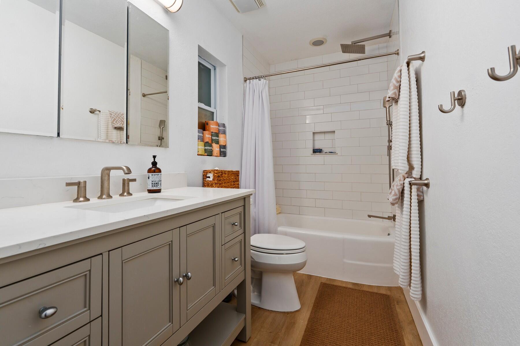 609 South 9th Street Fort Pierce, FL 34950 - Photo 15 of 39 a bathroom with a sink toilet and shower