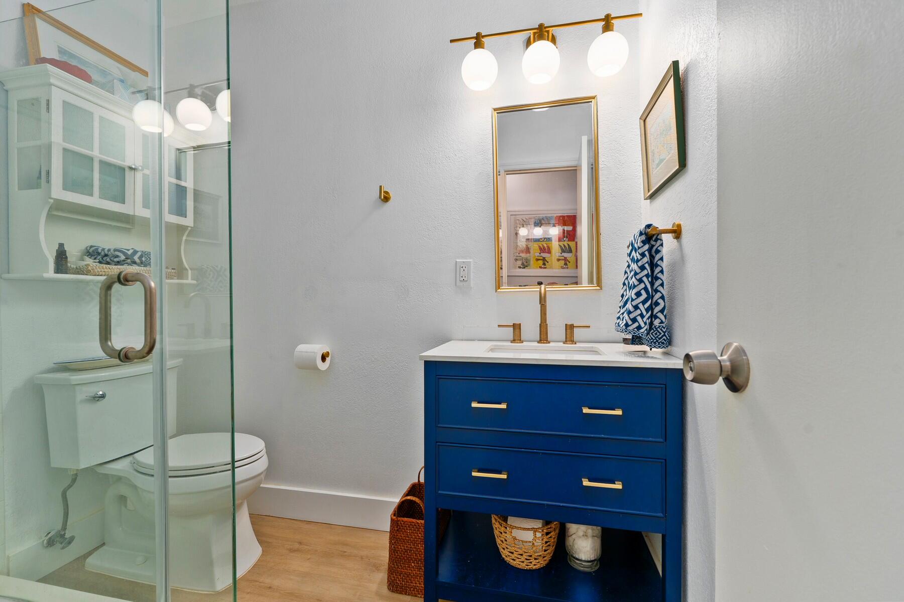 609 South 9th Street Fort Pierce, FL 34950 - Photo 16 of 39 a bathroom with a sink vanity and mirror