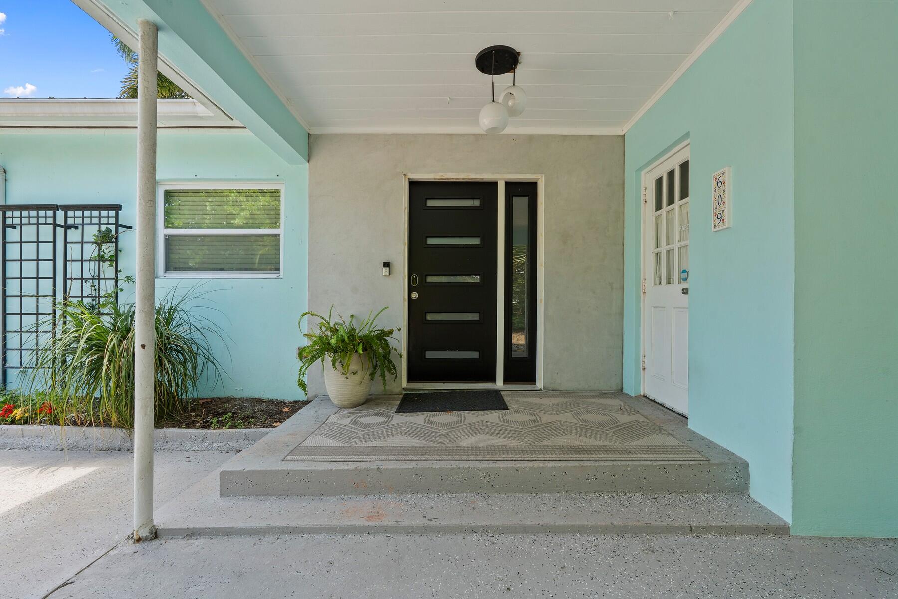 609 South 9th Street Fort Pierce, FL 34950 - Photo 4 of 39 a view of a entryway door front of house