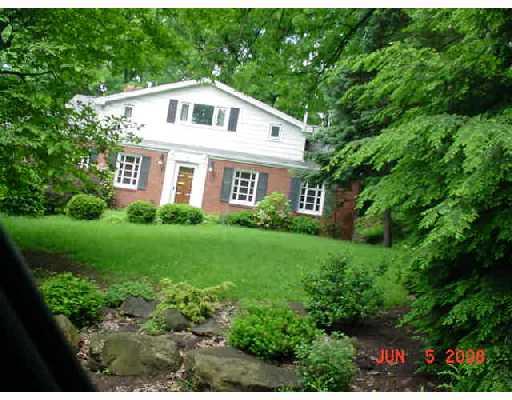 115 Fairley Road Pittsburgh, PA 15237 - Photo 1 of 8 Exterior Front. front house and yard