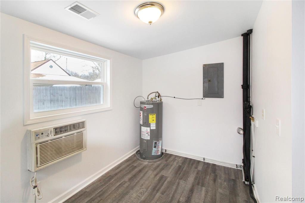 11116 Inkster Road Romulus, MI 48174 - Photo 13 of 14