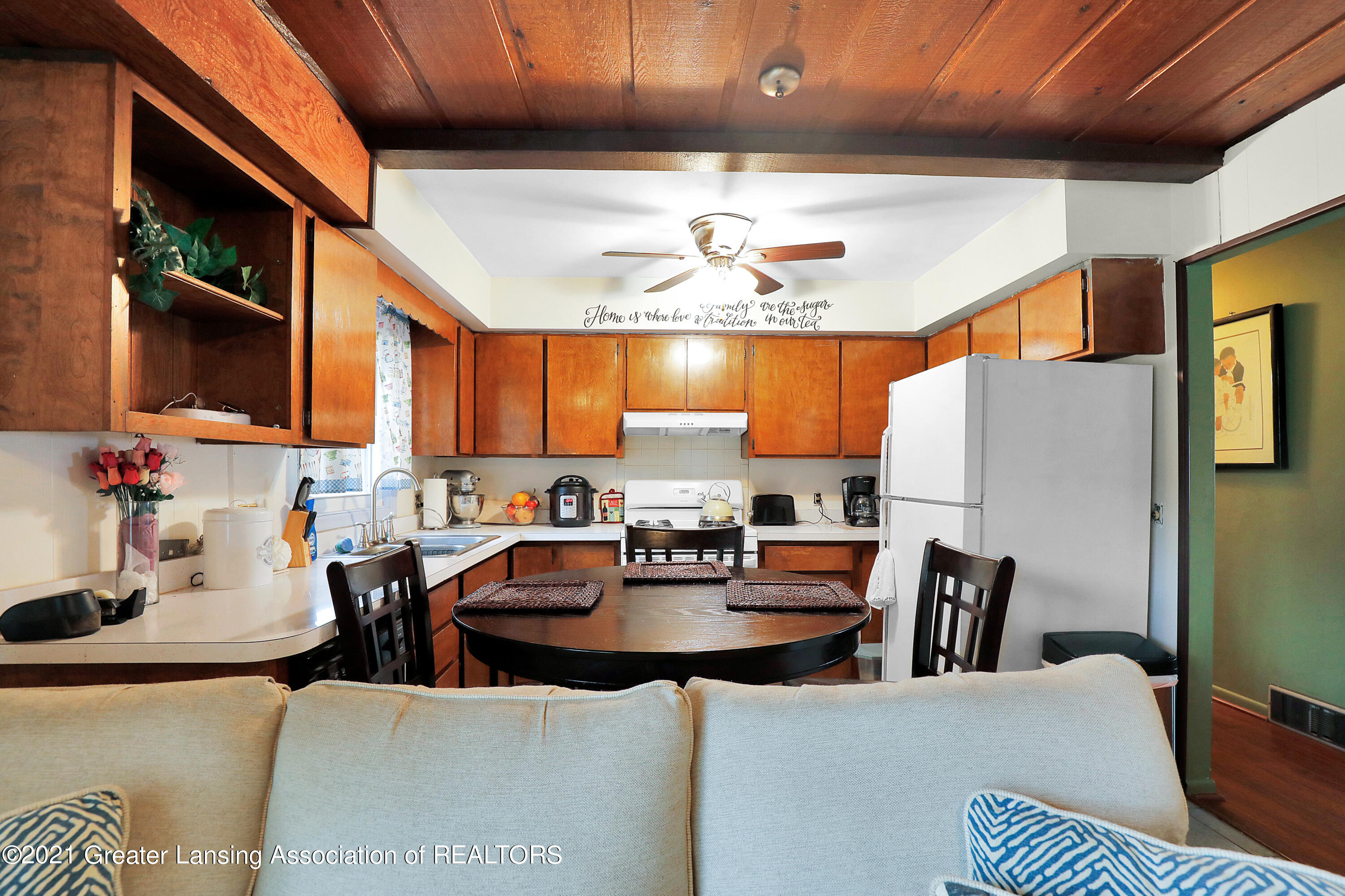 3207 Lawdor Road Lansing, MI 48911 - Photo 13 of 31 Kitchen