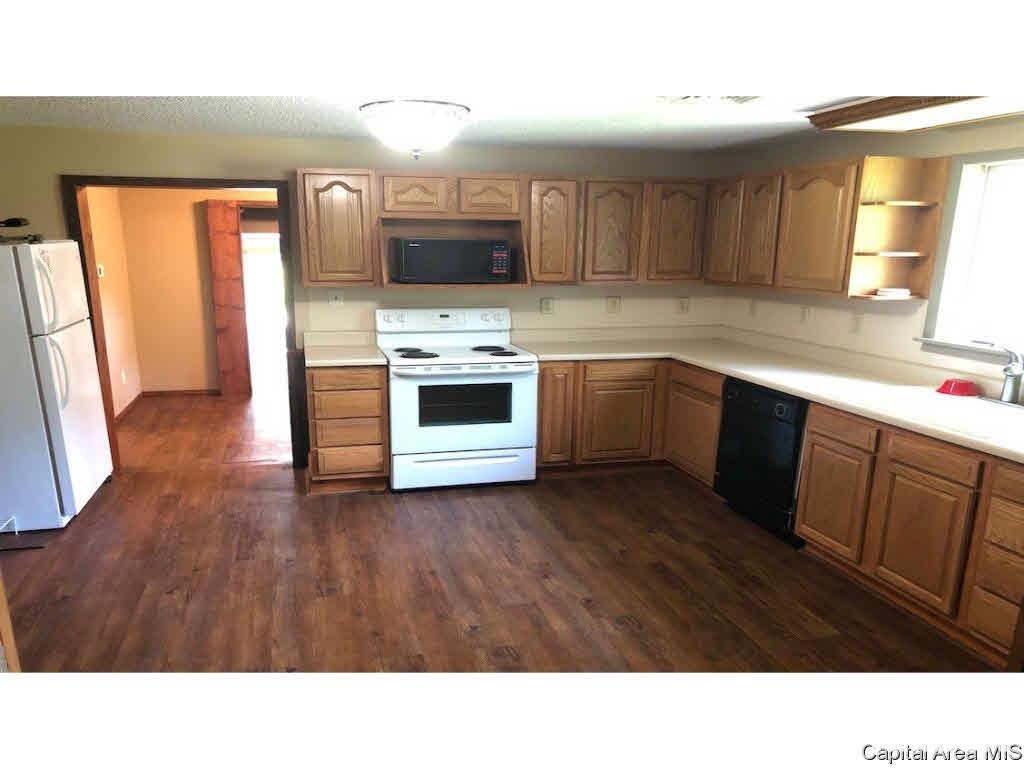 24268 Kinderhook Road Rushville, IL 62681 - Photo 6 of 35