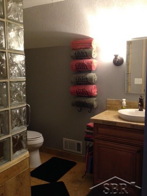 1505 Midland Road Saginaw, MI 48638 - Photo 10 of 15 31315554-9.JPG
