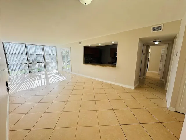 $1,790 | 800 Parkview Drive, Unit 124, Hallandale Beach, FL 33009