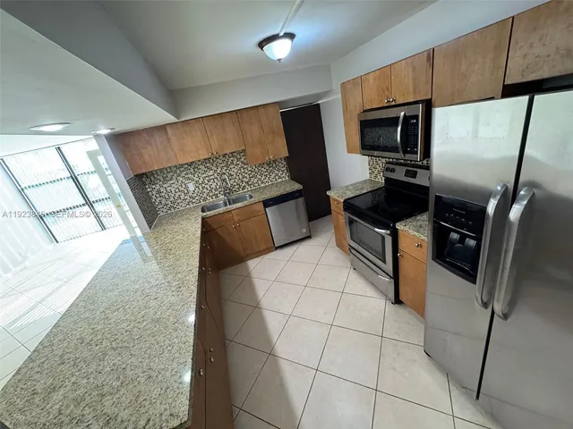 $1,790 | 800 Parkview Drive, Unit 124, Hallandale Beach, FL 33009