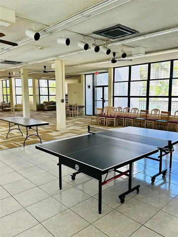 $1,790 | 800 Parkview Drive, Unit 124, Hallandale Beach, FL 33009