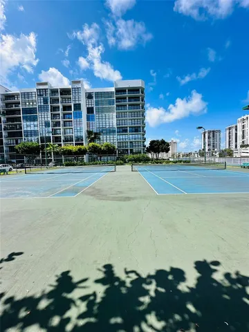 $1,790 | 800 Parkview Drive, Unit 124, Hallandale Beach, FL 33009