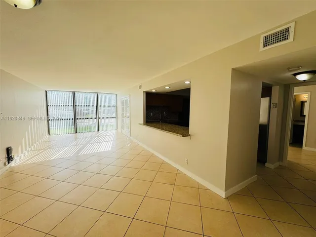 $1,790 | 800 Parkview Drive, Unit 124, Hallandale Beach, FL 33009