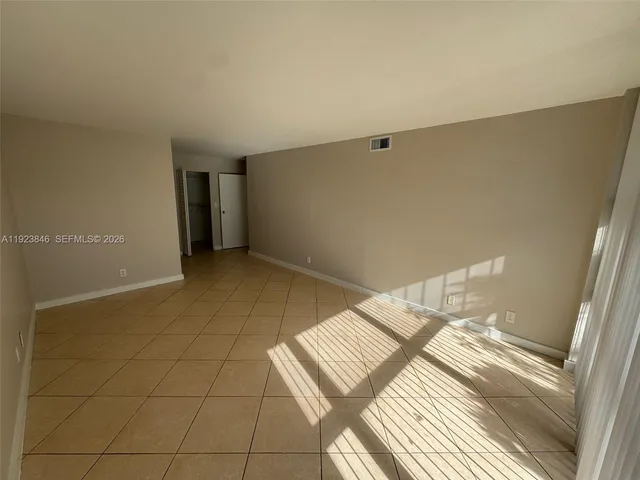 $1,790 | 800 Parkview Drive, Unit 124, Hallandale Beach, FL 33009