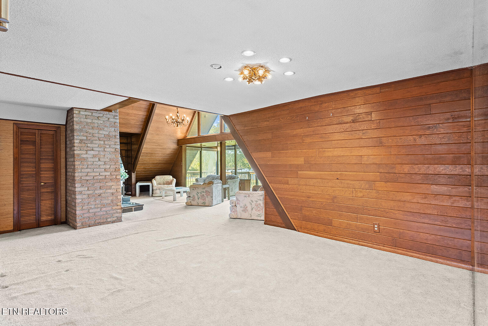 4827 Riversedge Road Louisville, TN 37777 - Photo 18 of 60 Dining Area/Flex Space
