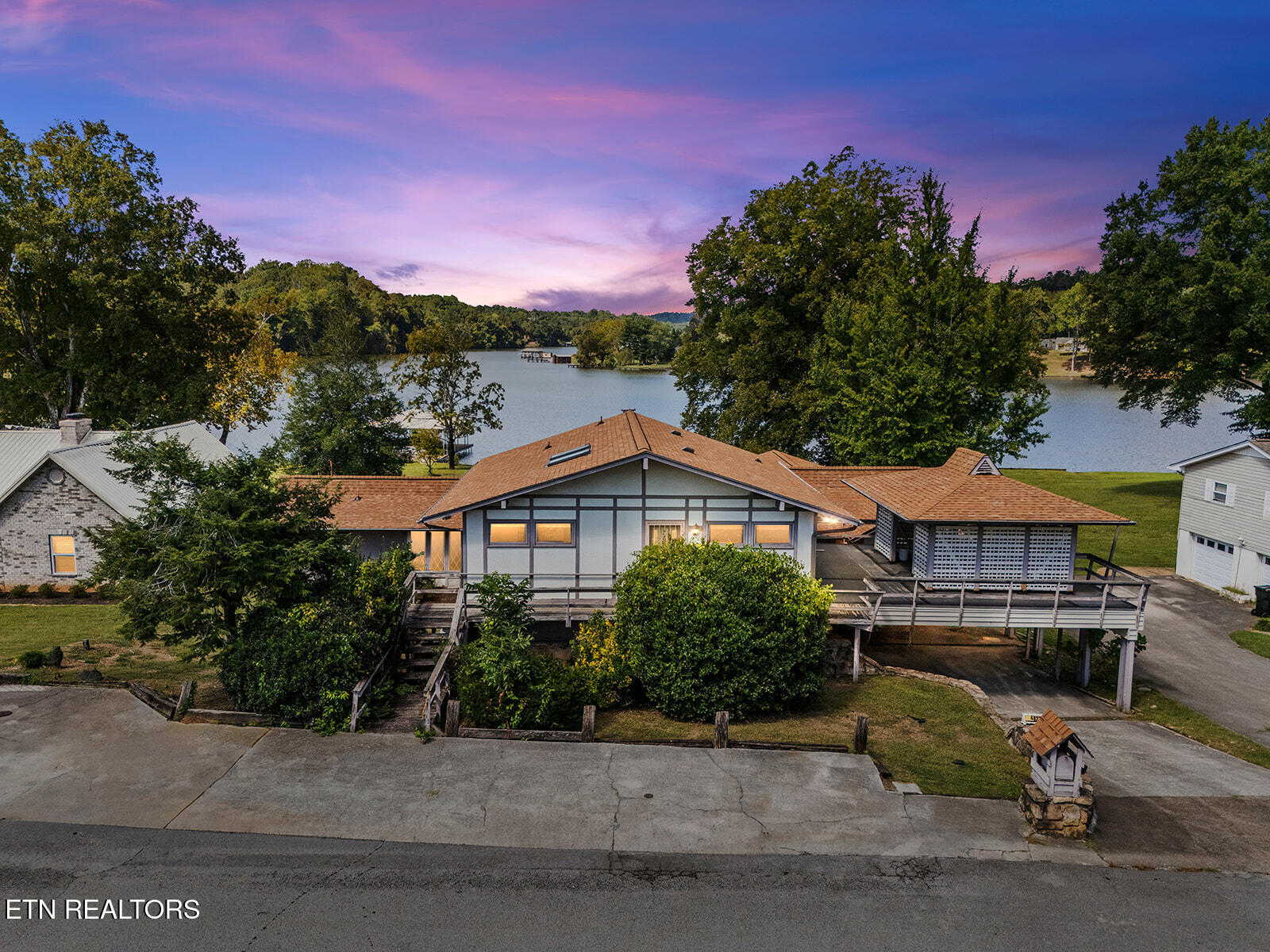 4827 Riversedge Road Louisville, TN 37777 - Photo 2 of 60 Virtual Twilight