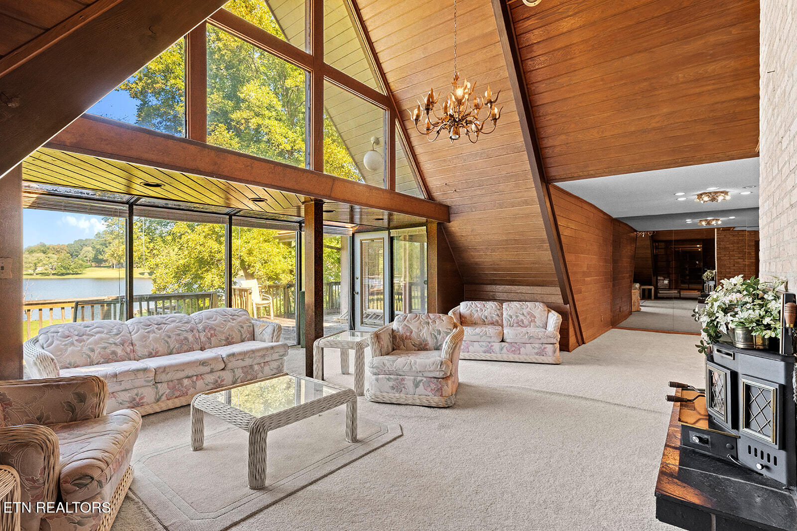 4827 Riversedge Road Louisville, TN 37777 - Photo 21 of 60 Living Area