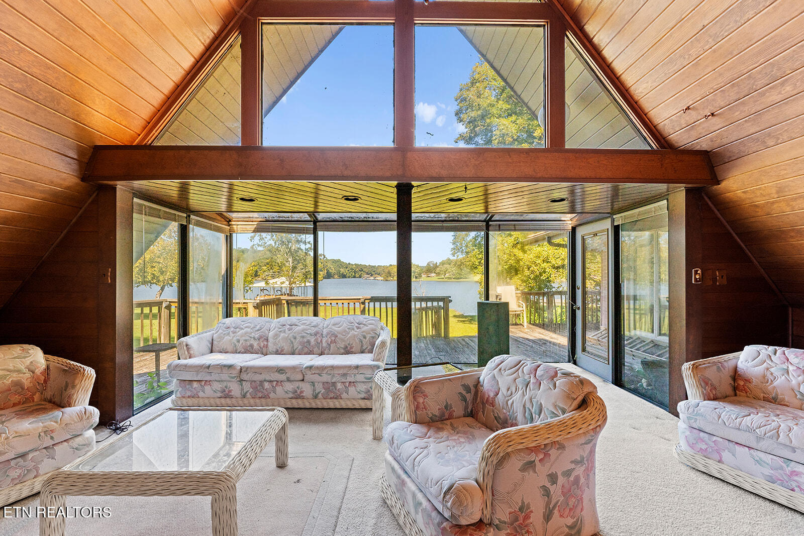 4827 Riversedge Road Louisville, TN 37777 - Photo 22 of 60 Living Area