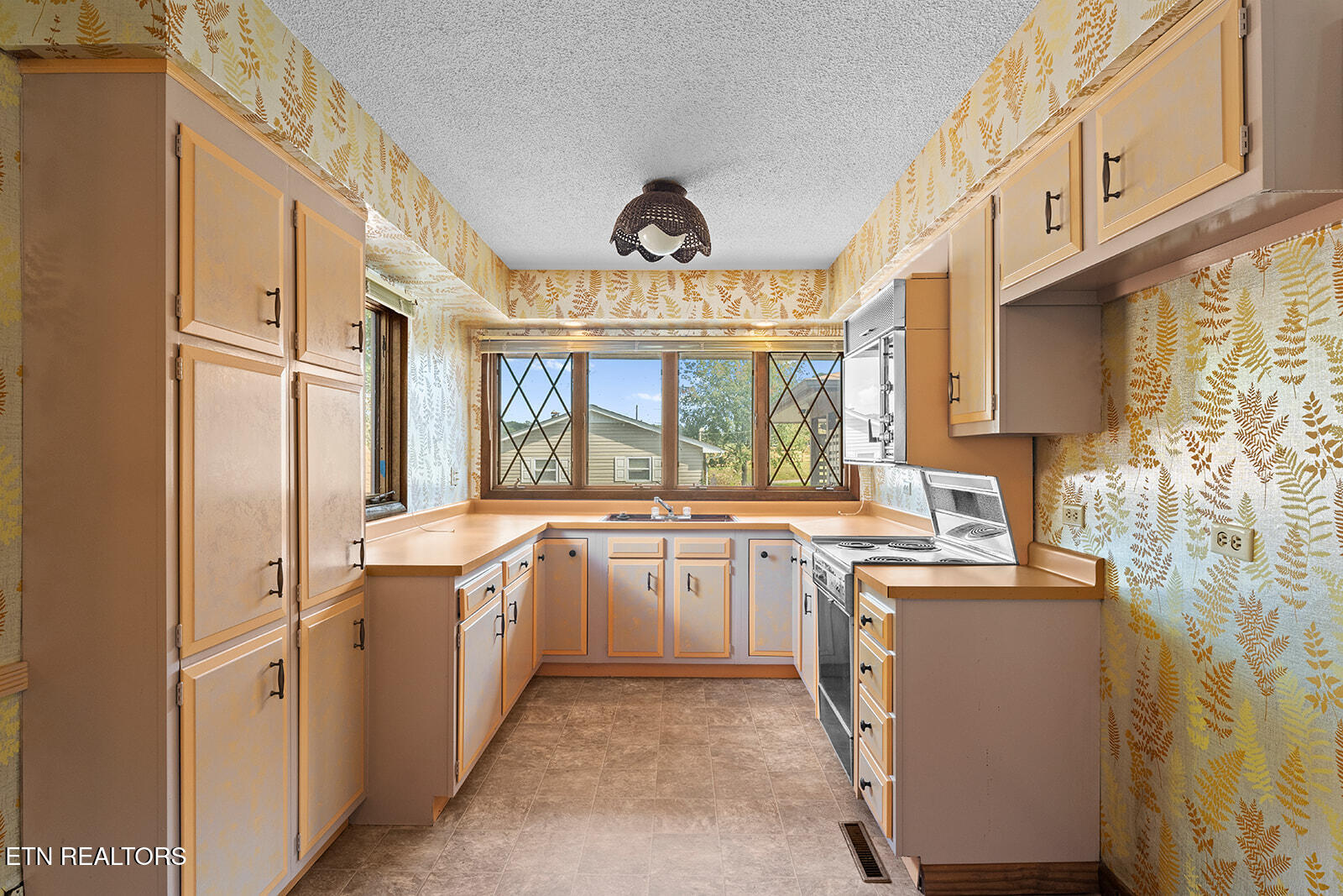 4827 Riversedge Road Louisville, TN 37777 - Photo 44 of 60 Kitchen 2