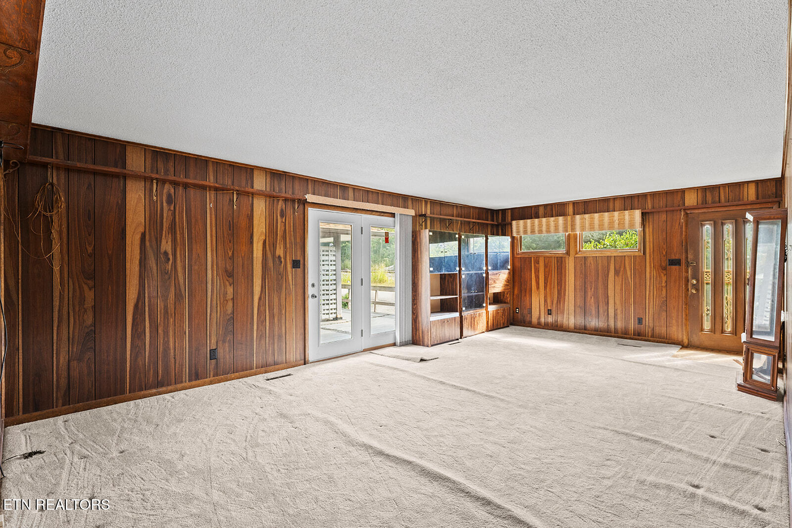 4827 Riversedge Road Louisville, TN 37777 - Photo 47 of 60 Living Area