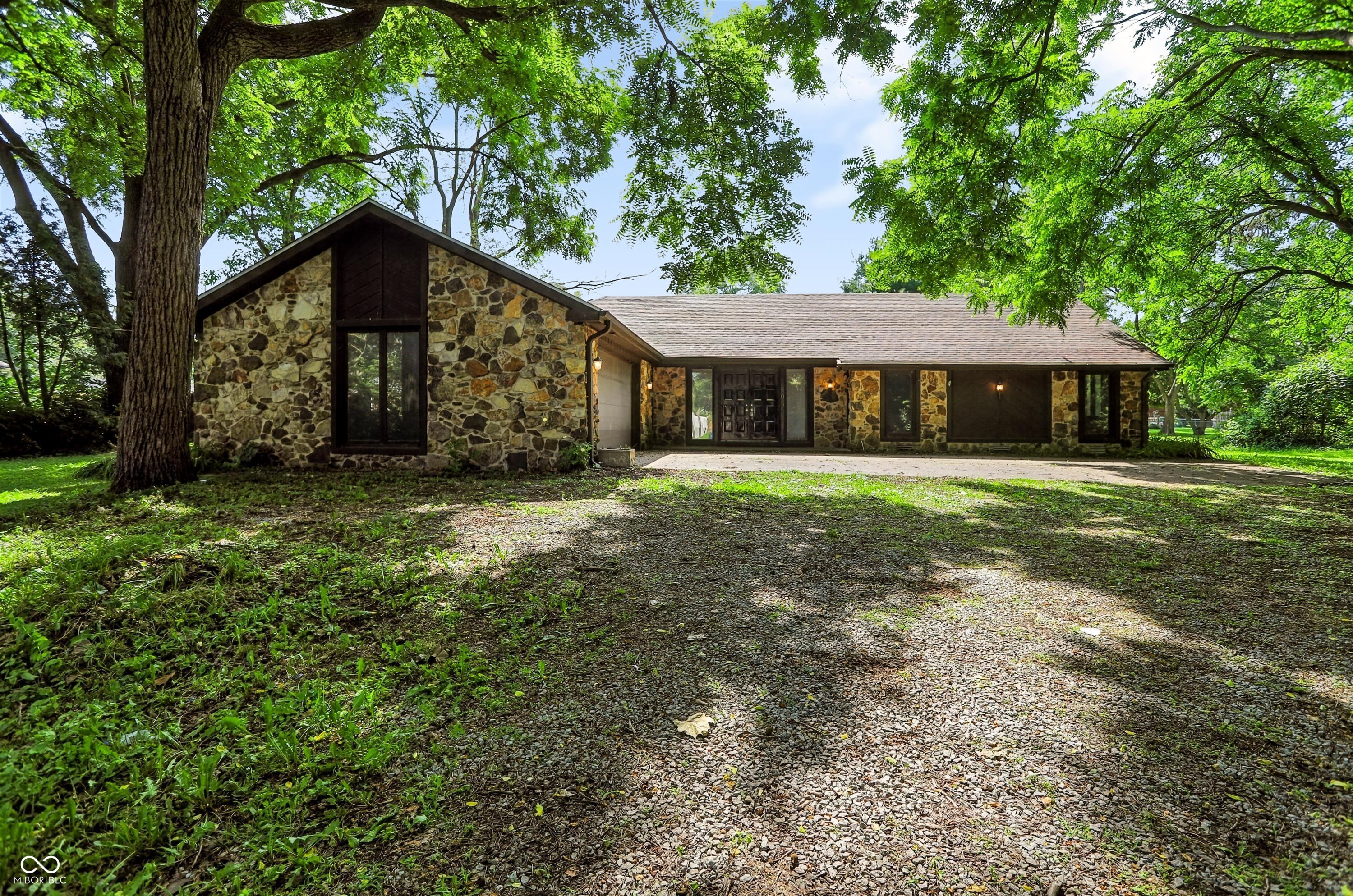 803 Park Road Anderson, IN 46011 - Photo 2 of 48