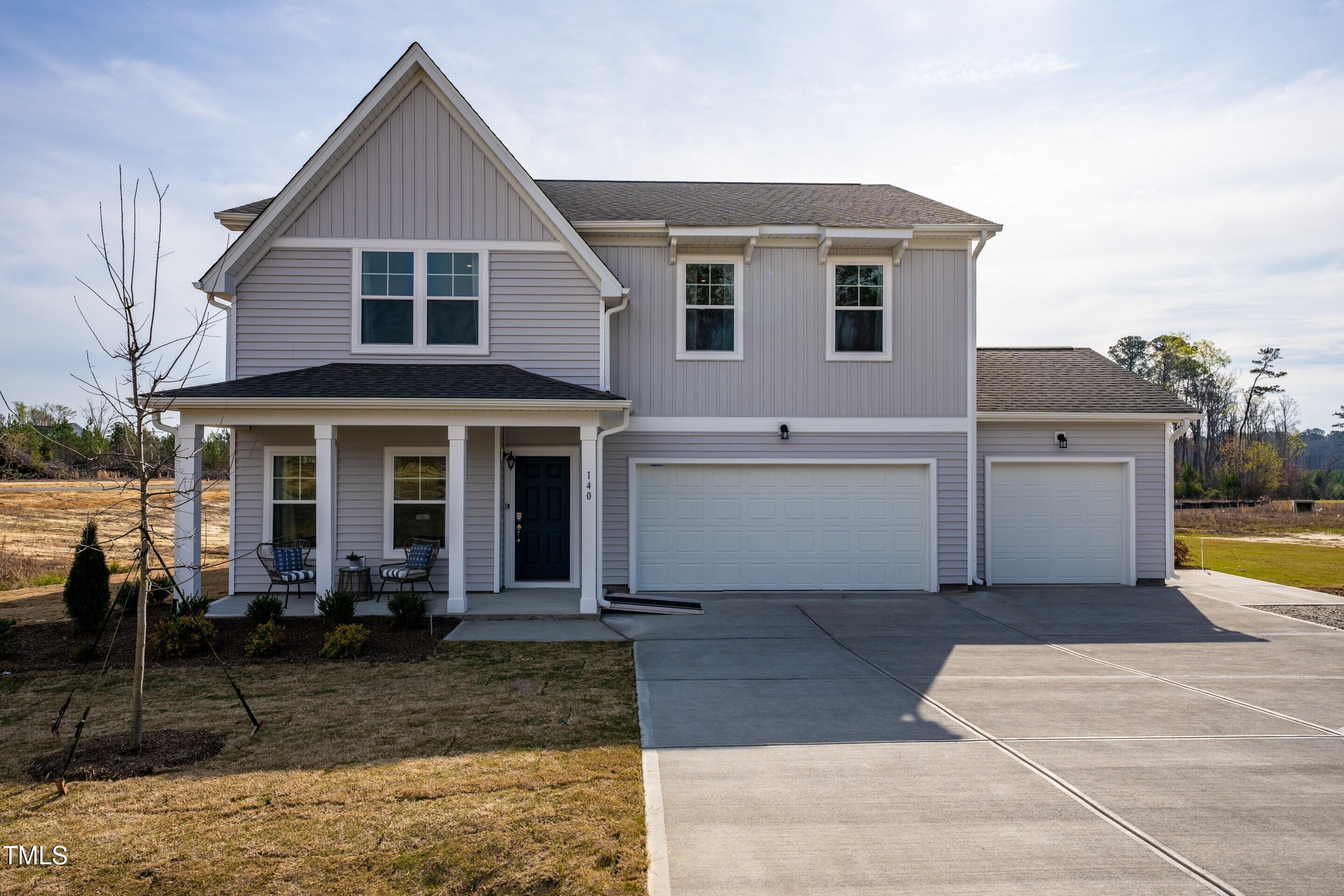 001_King_Front Exterior